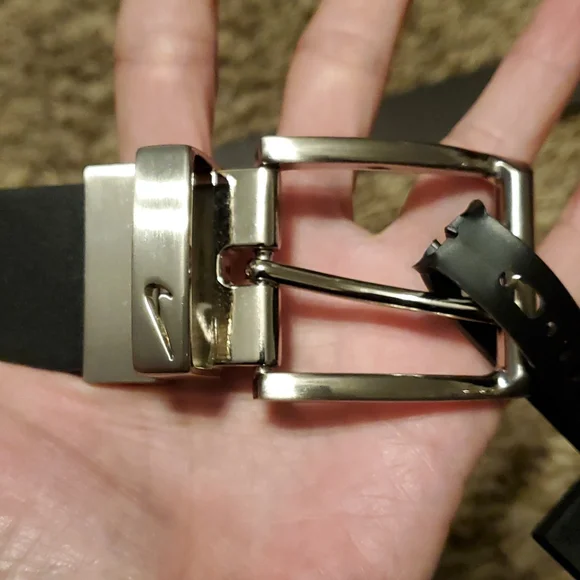 Brand new reversible Nike belt - Picture 7 of 7